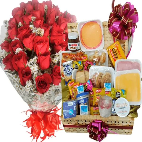 Cesta de café 100 itens + buquê 30 rosas vermelhas
