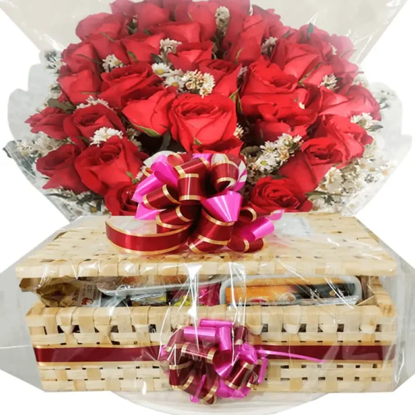 Cesta de café 100 itens + buquê 30 rosas vermelhas