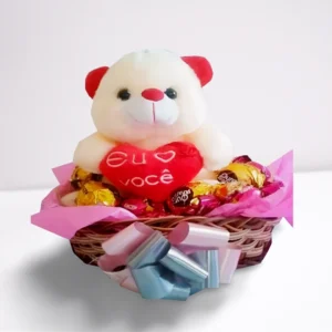 Cesta com urso de pelúcia e chocolates em Recife