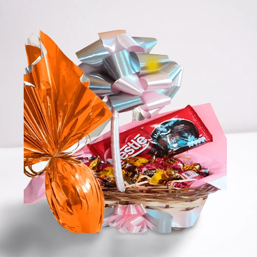 Cesta de chocolates com ovo de Páscoa e bombons sortidos, com entrega em Recife e Região
