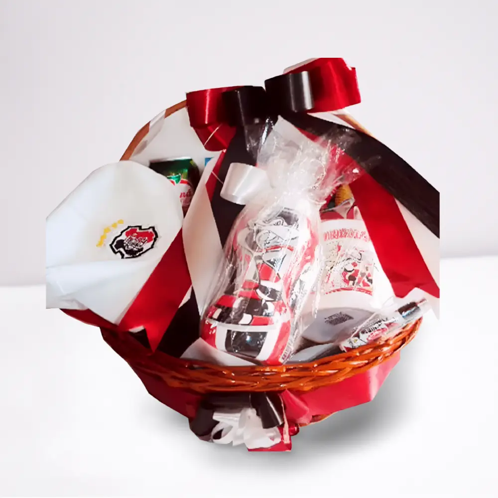 Cesta Personalizada Santa Cruz Futebol Clube com chocolates, caneca e brindes
