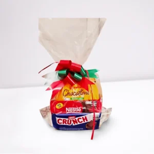 Chocottone Bauducco com Barras de Chocolates Nestlé embalado para presente
