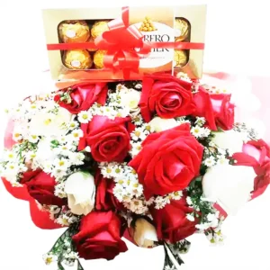 Buquê 20 rosas vermelhas e brancas naturais com chocolates ferrero rocher